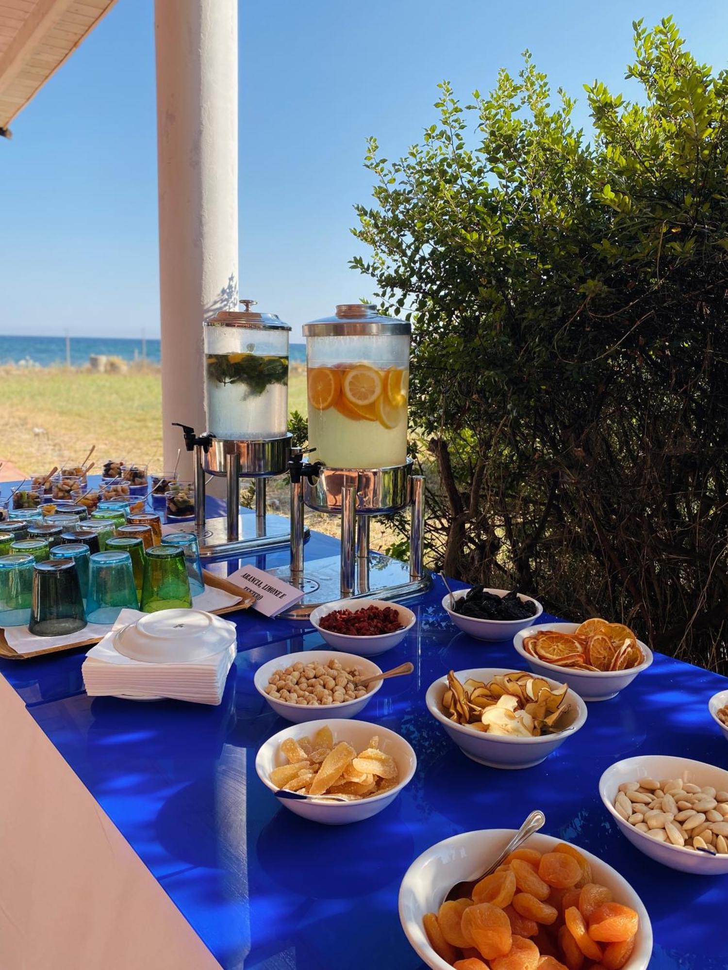 Hotel Mare Pineta Santa Margherita di Pula Buitenkant foto