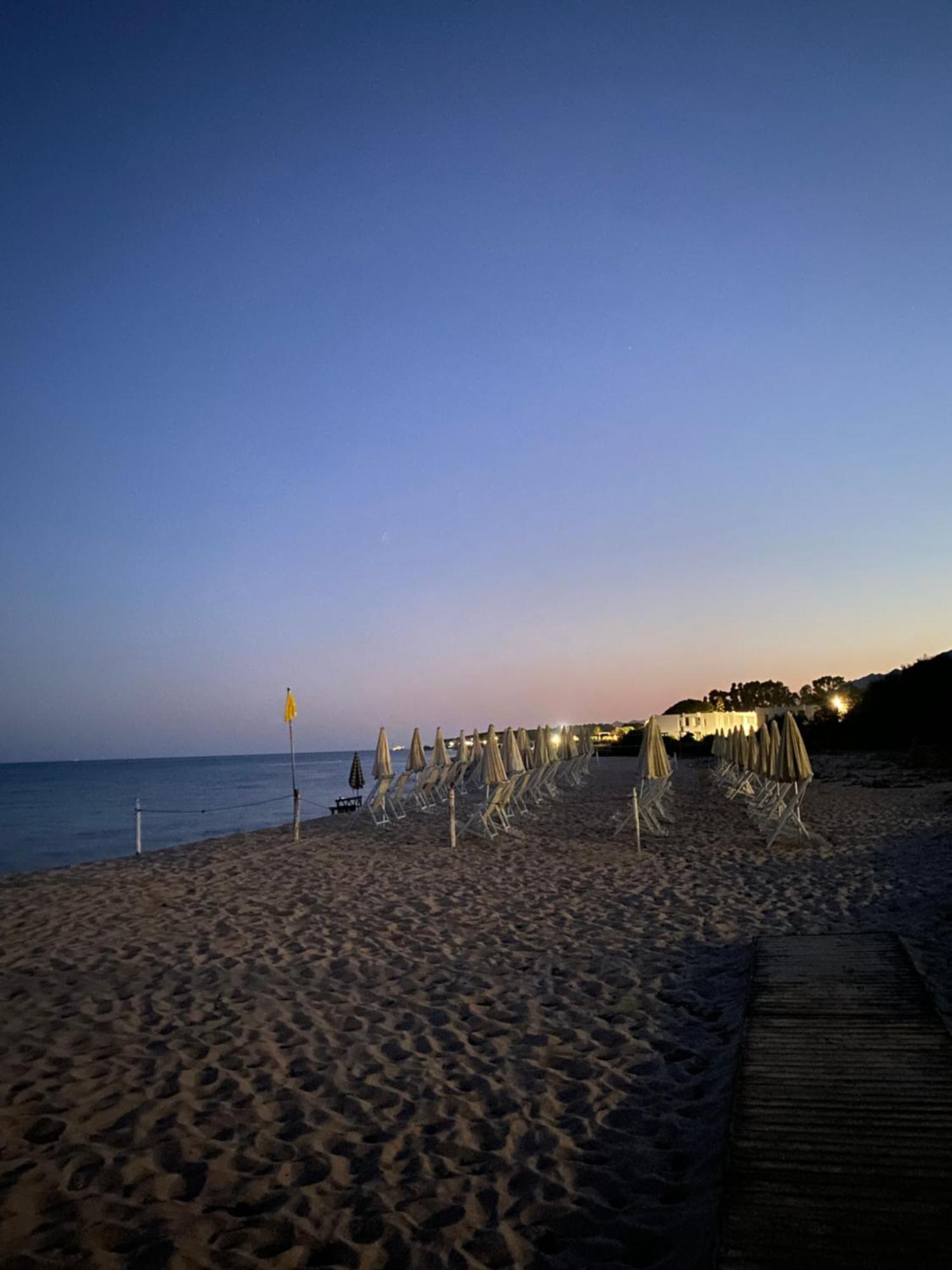 Hotel Mare Pineta Santa Margherita di Pula Buitenkant foto