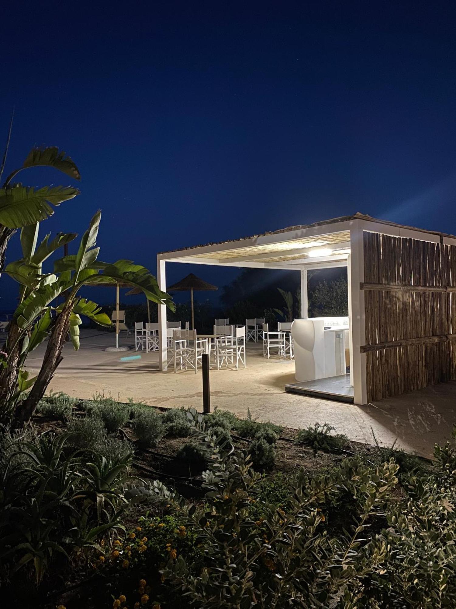 Hotel Mare Pineta Santa Margherita di Pula Buitenkant foto