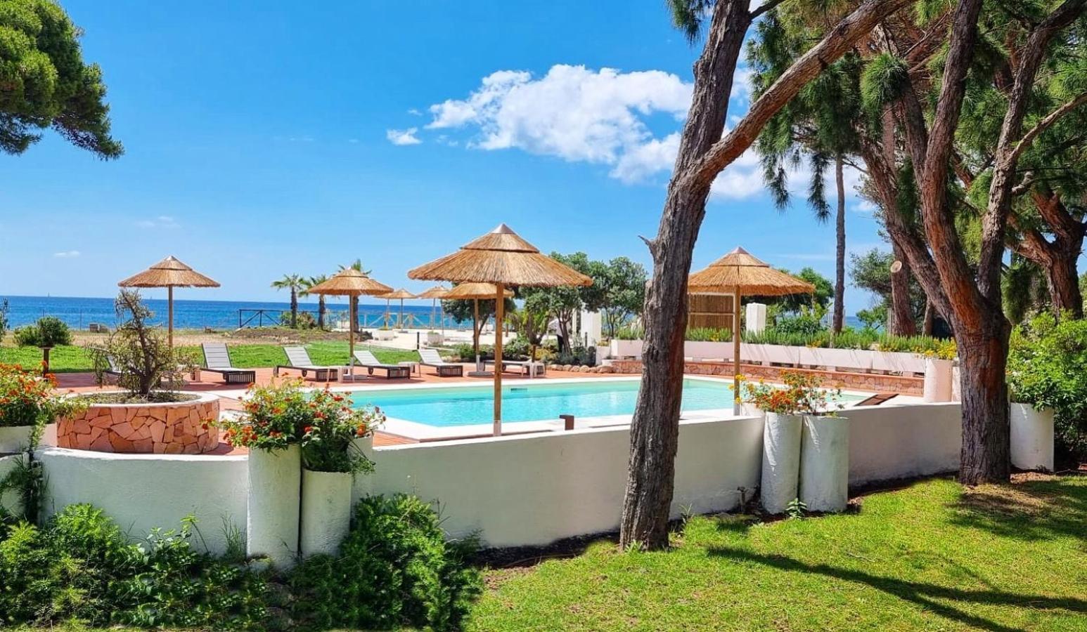 Hotel Mare Pineta Santa Margherita di Pula Buitenkant foto