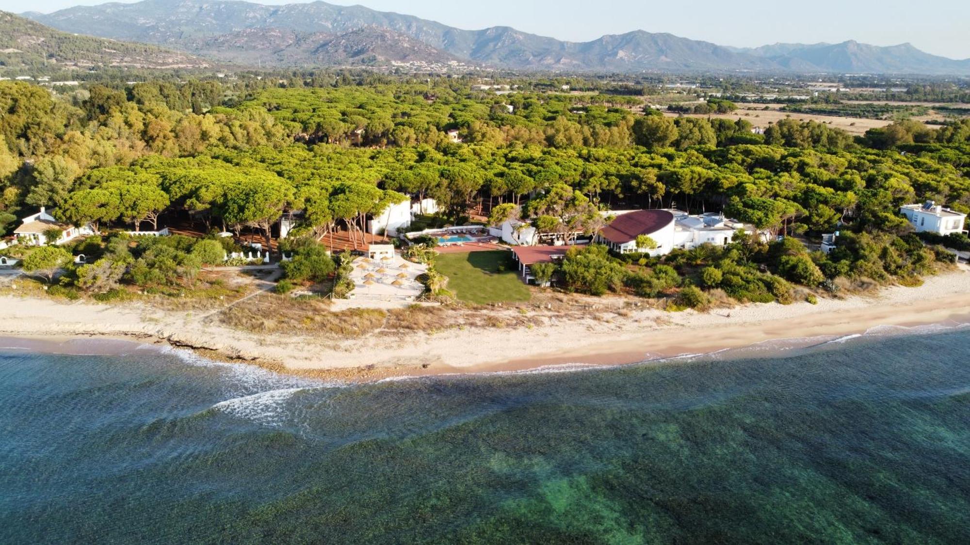 Hotel Mare Pineta Santa Margherita di Pula Buitenkant foto
