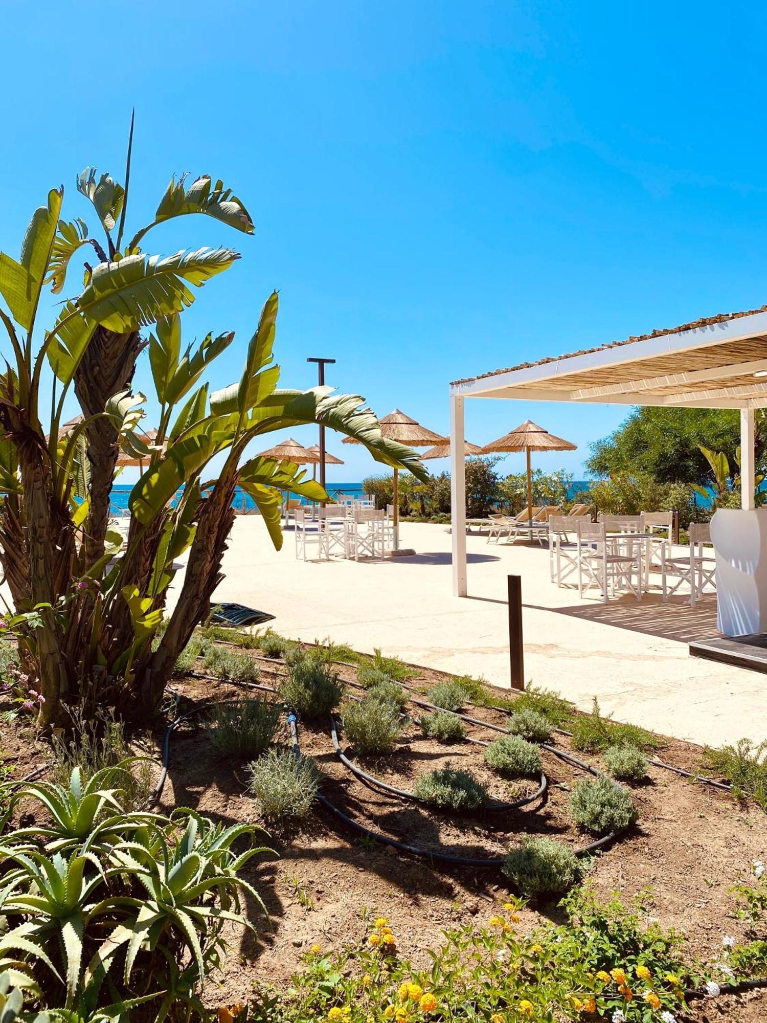 Hotel Mare Pineta Santa Margherita di Pula Buitenkant foto