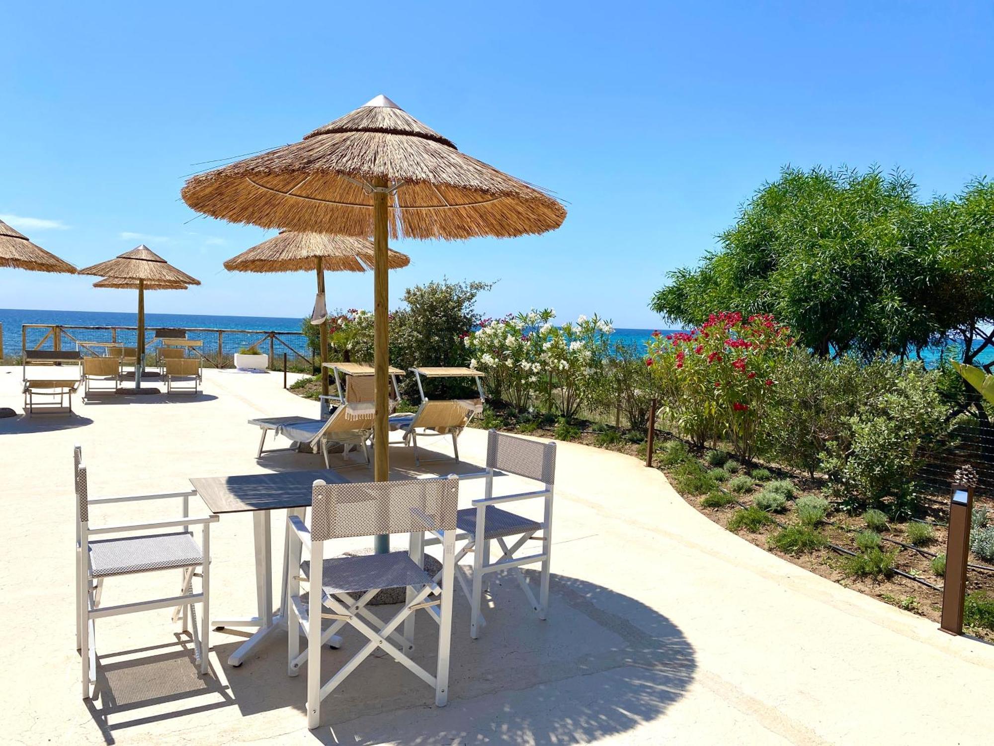 Hotel Mare Pineta Santa Margherita di Pula Buitenkant foto