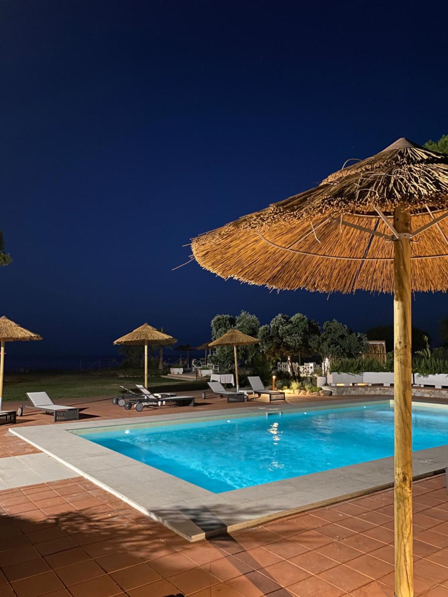 Hotel Mare Pineta Santa Margherita di Pula Buitenkant foto
