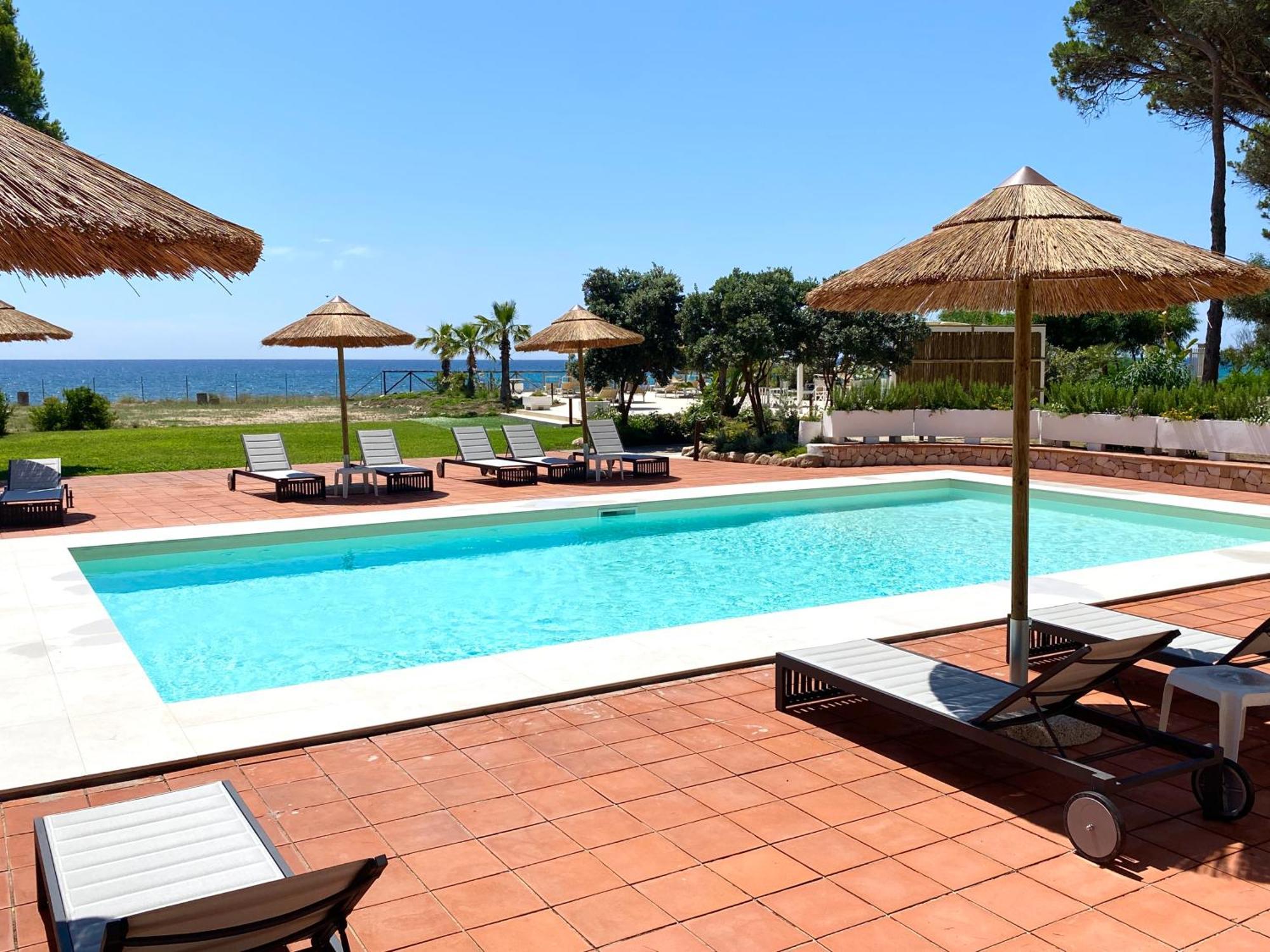 Hotel Mare Pineta Santa Margherita di Pula Buitenkant foto