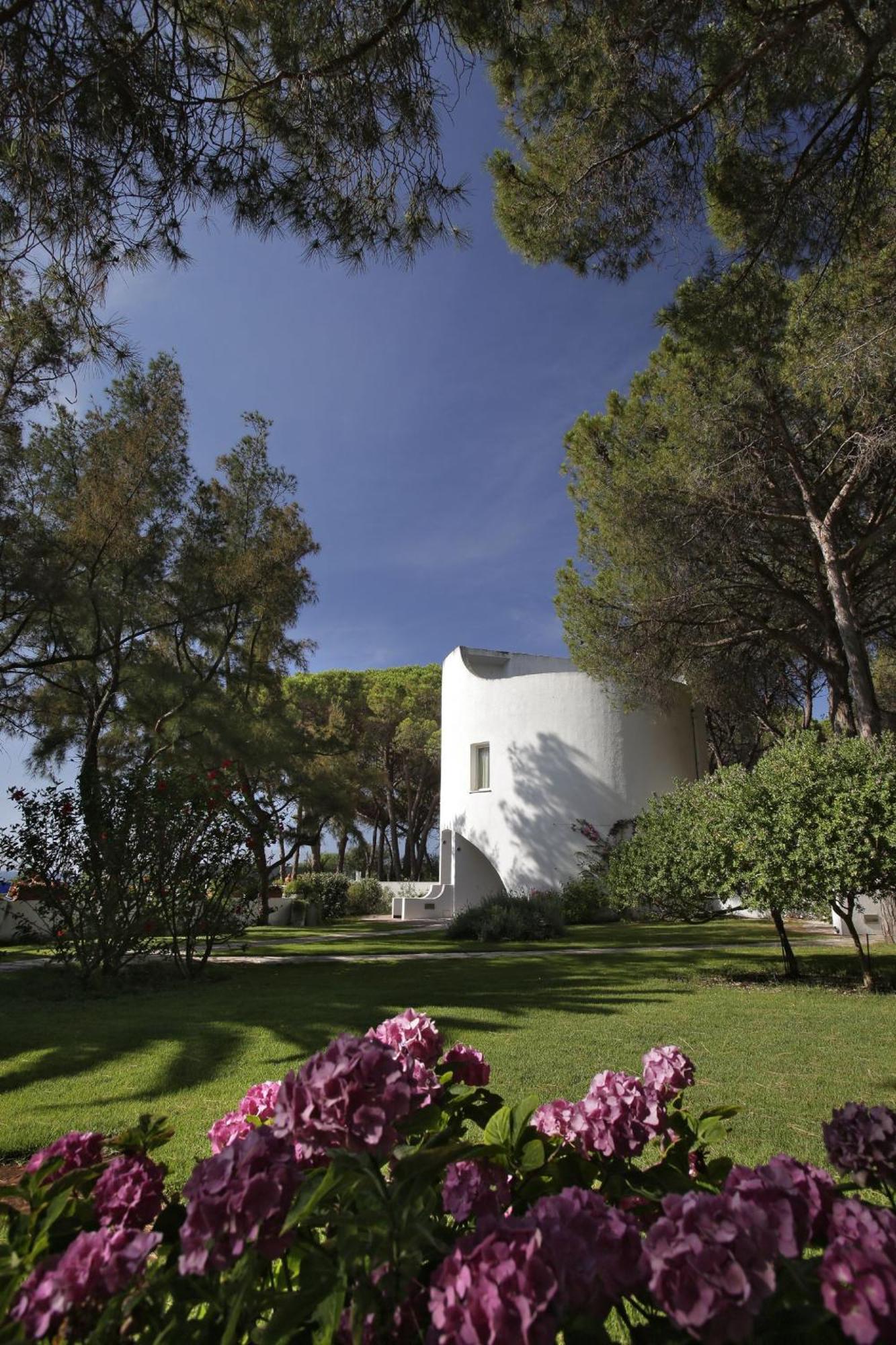 Hotel Mare Pineta Santa Margherita di Pula Buitenkant foto